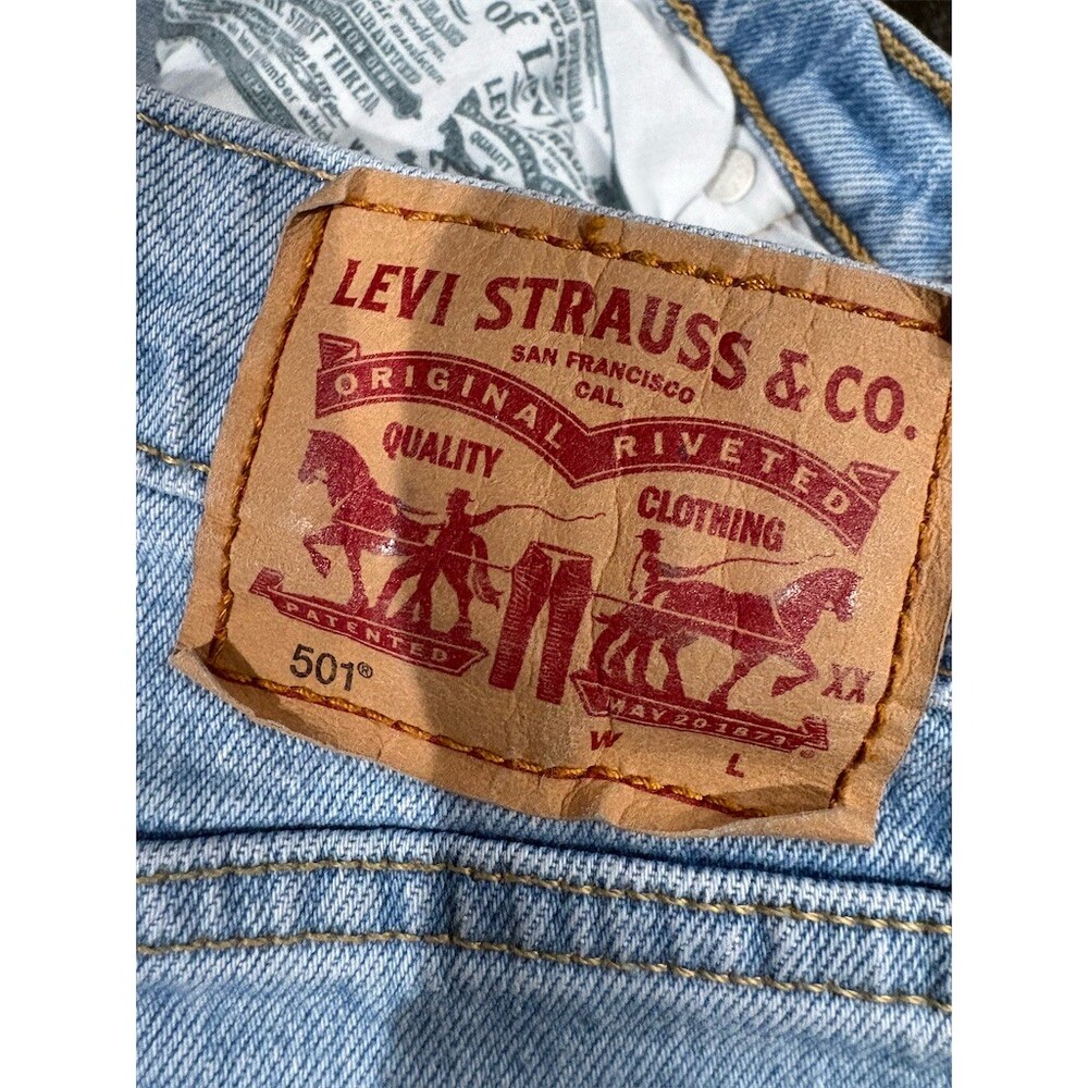 Levi’s 501 Jeans Womens 30x30 Light Wash Straight Leg Button Fly Blue - Picture 12 of 14